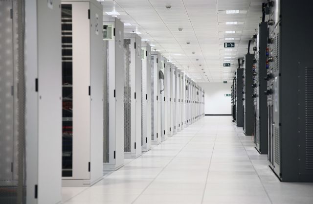 Datacenter_group_Delft_verhoogde_vloer_Alteco.jpg